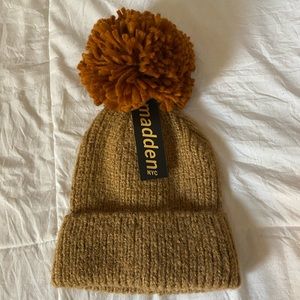 NEW Tan Beanie 🤎